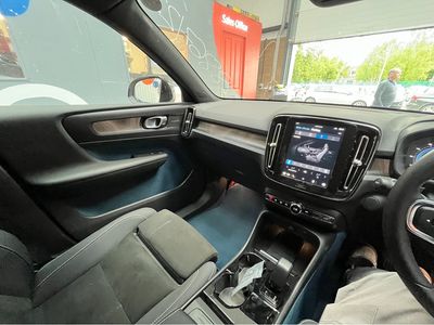 2022 Volvo XC40