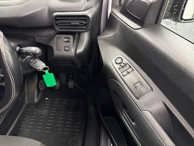 2025 Peugeot Partner