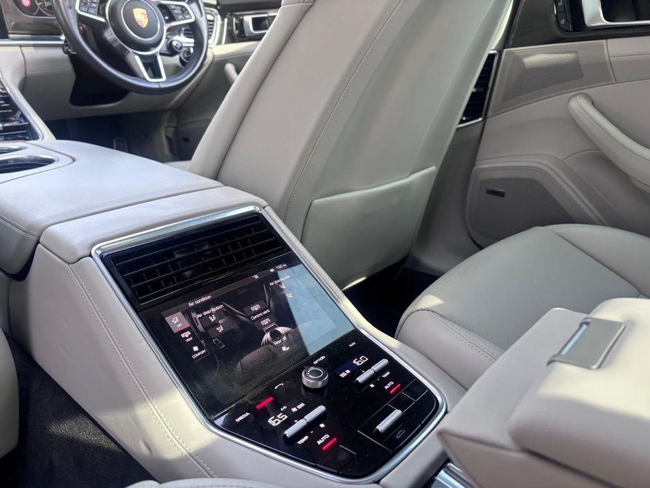 2019 Porsche Panamera