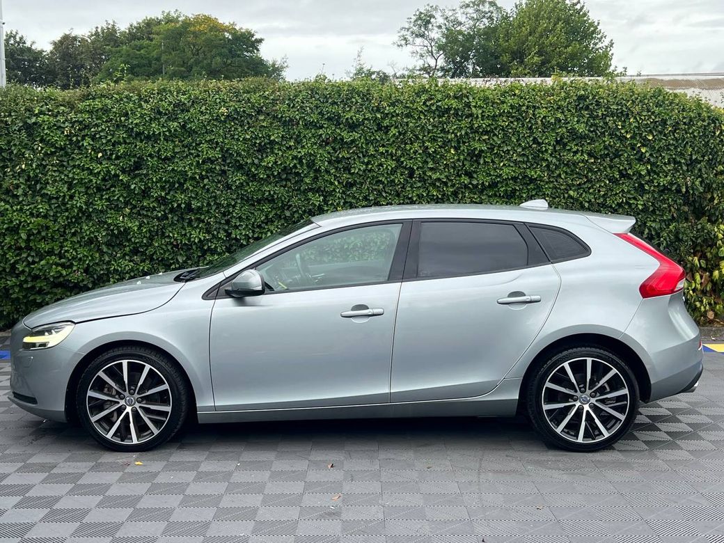 2018 Volvo V40