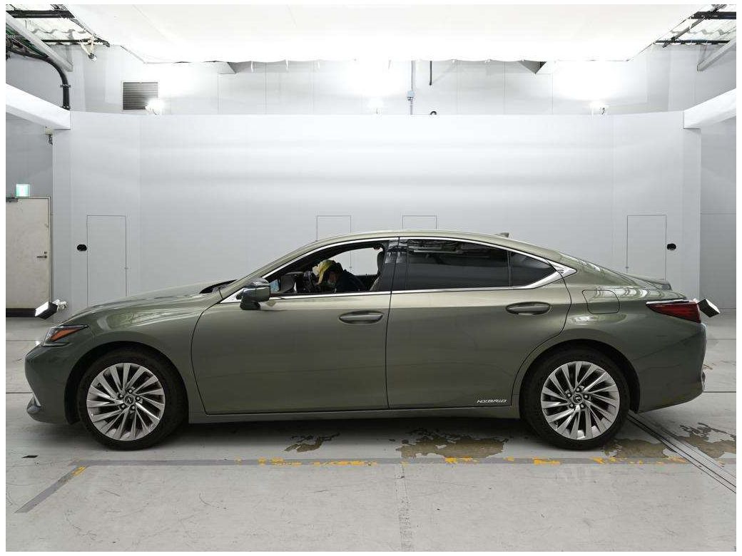 2021 Lexus ES 300h