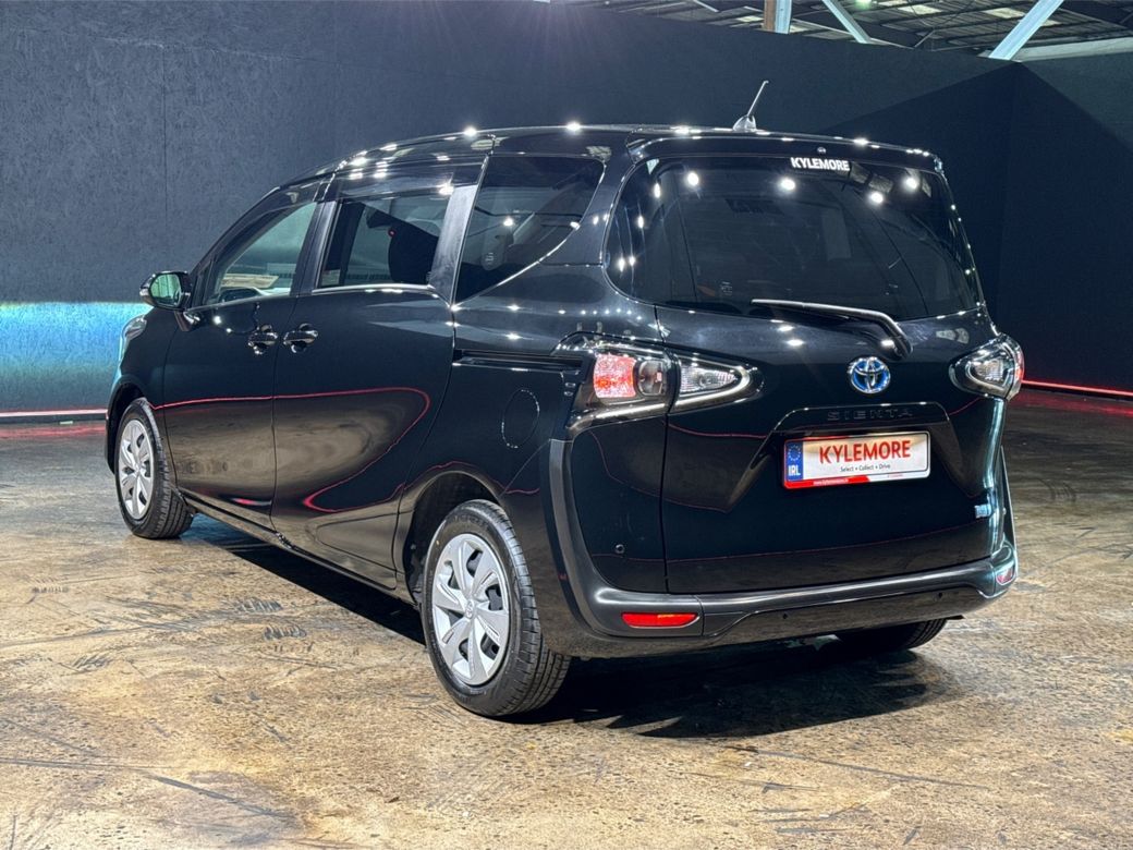 2021 Toyota Sienta