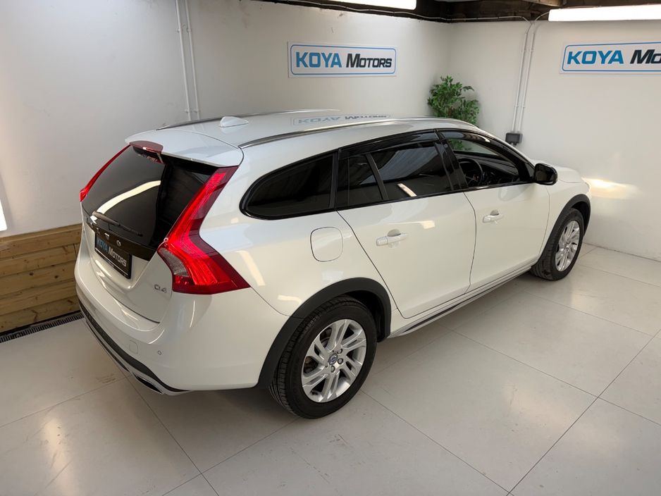 2017 Volvo V60 Cross Country