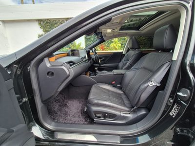 2020 Lexus ES 300h