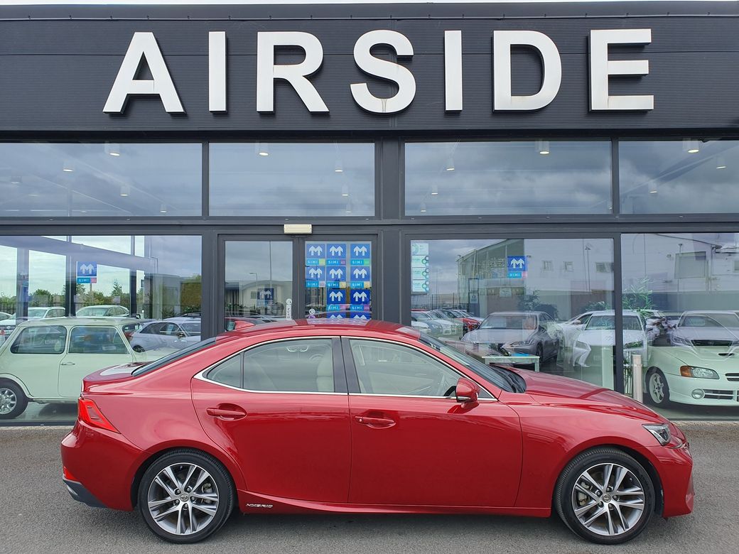 2018 Lexus IS 300h