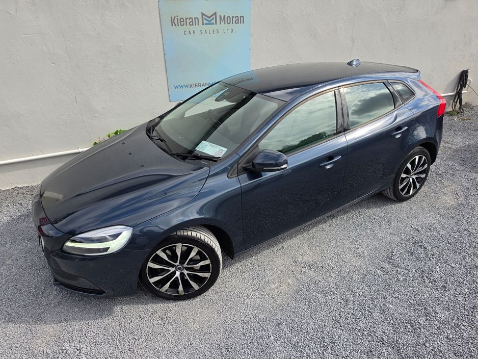 2019 Volvo V40