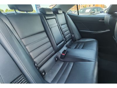 2019 Lexus IS