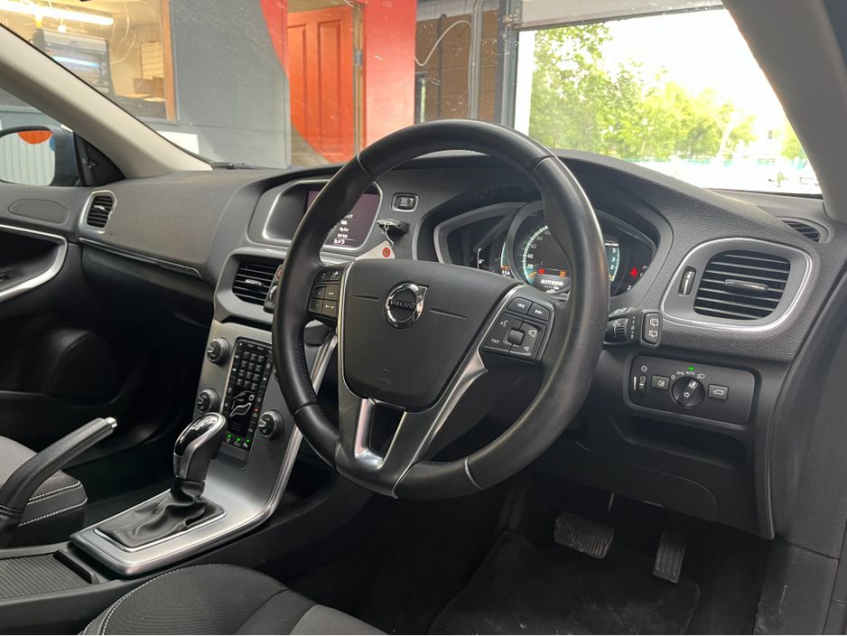 2017 Volvo V40