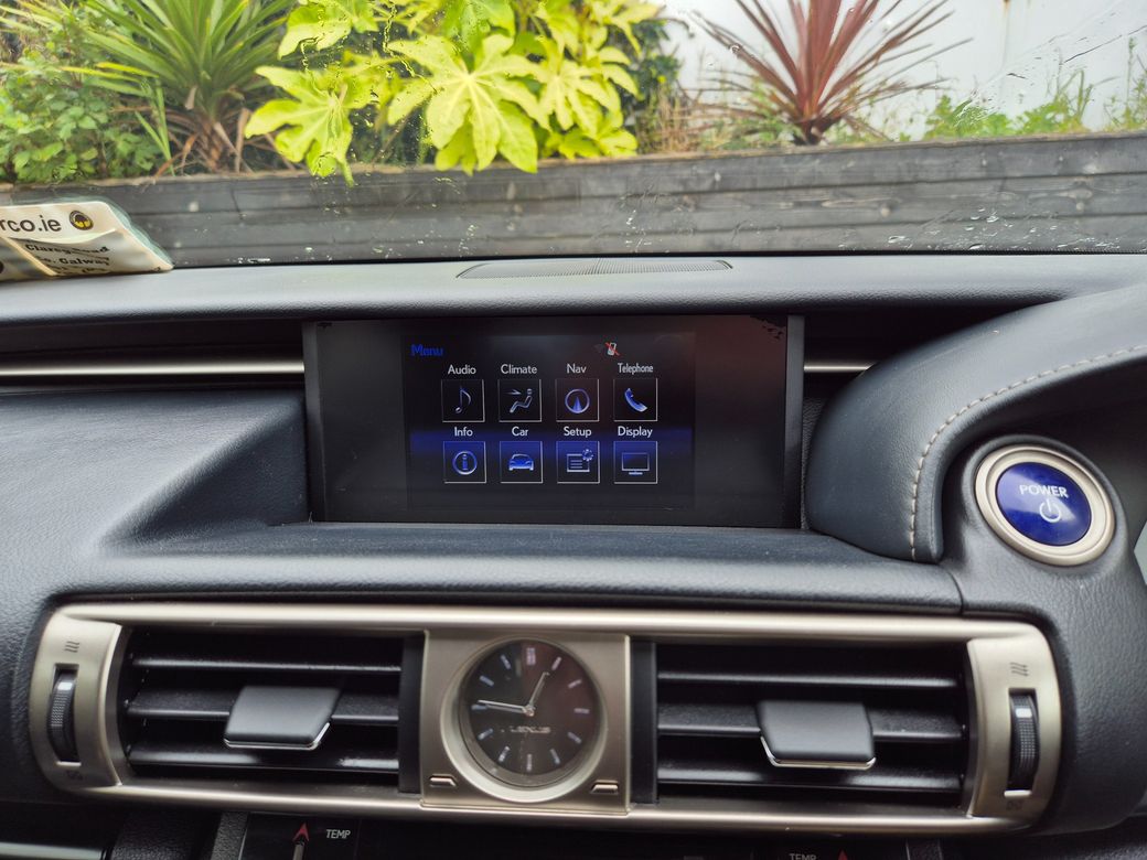 2014 Lexus IS 300h