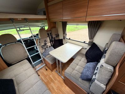 2013 SWIFT ESCAPE 696 R.H.D 