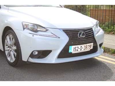 2015 Lexus IS 300h