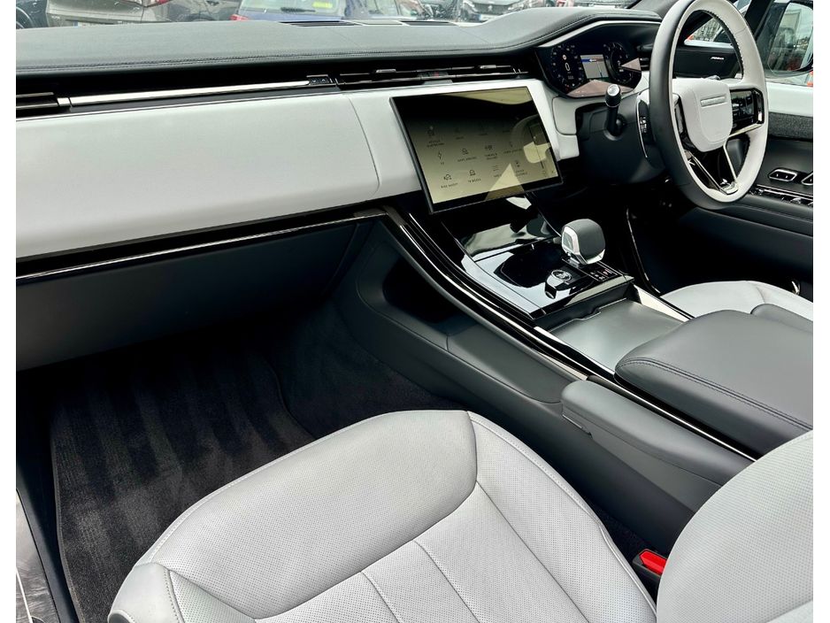 2025 Land Rover Range Rover Sport