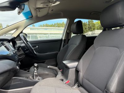 2016 Kia Carens