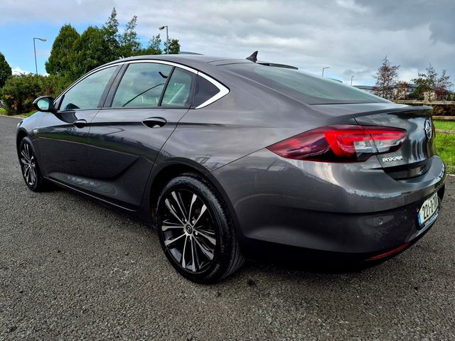 2022 Opel Insignia