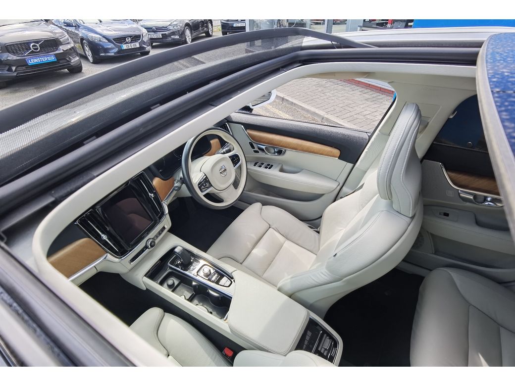 2021 Volvo V90