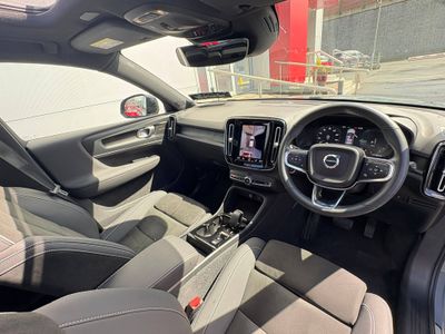 2023 Volvo XC40