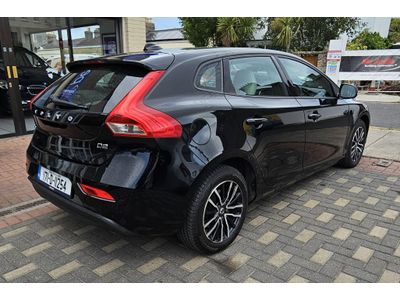 2017 Volvo V40