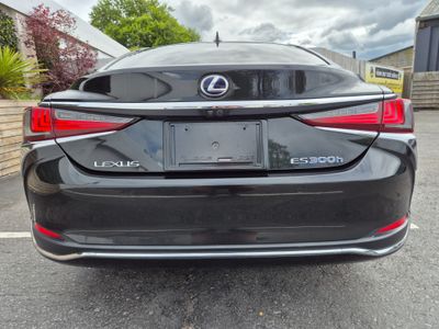 2020 Lexus ES 300h