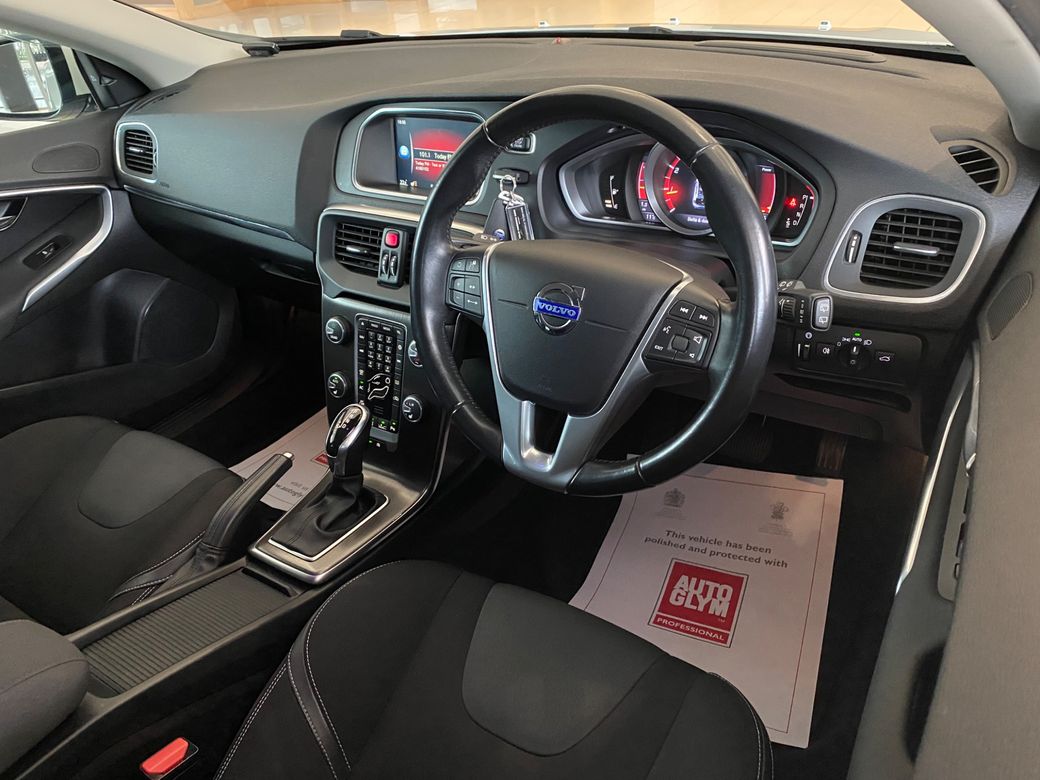 2015 Volvo V40