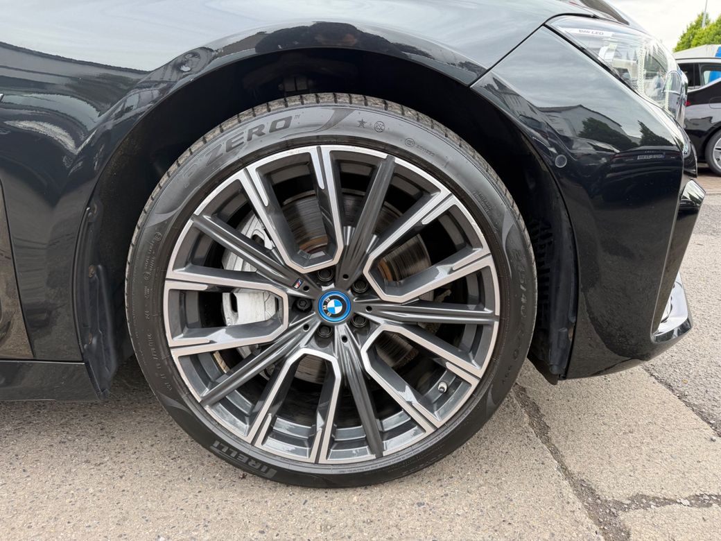 2022 BMW 745