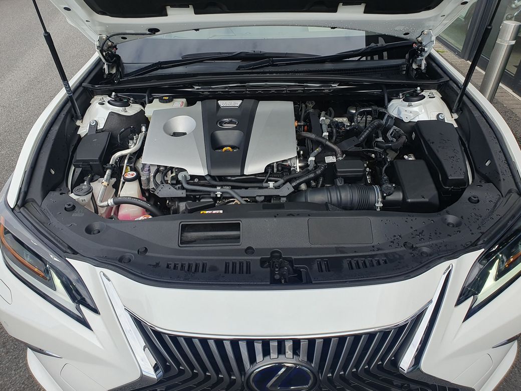 2019 Lexus ES 300h