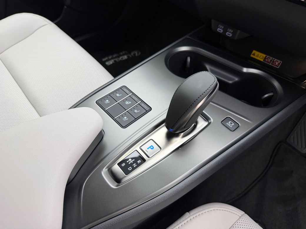 2026 Lexus UX 300e