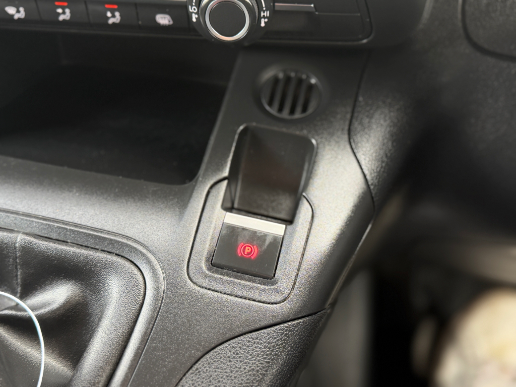 2022 Peugeot Partner