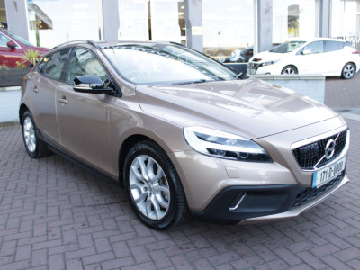 2017 Volvo V40