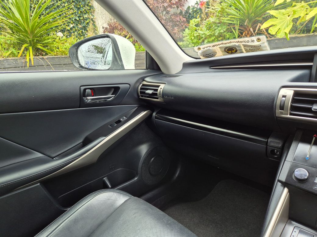 2014 Lexus IS 300h