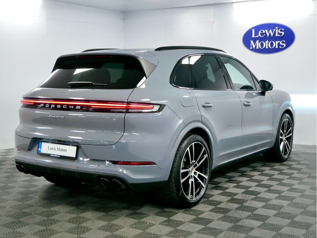 2025 Porsche Cayenne