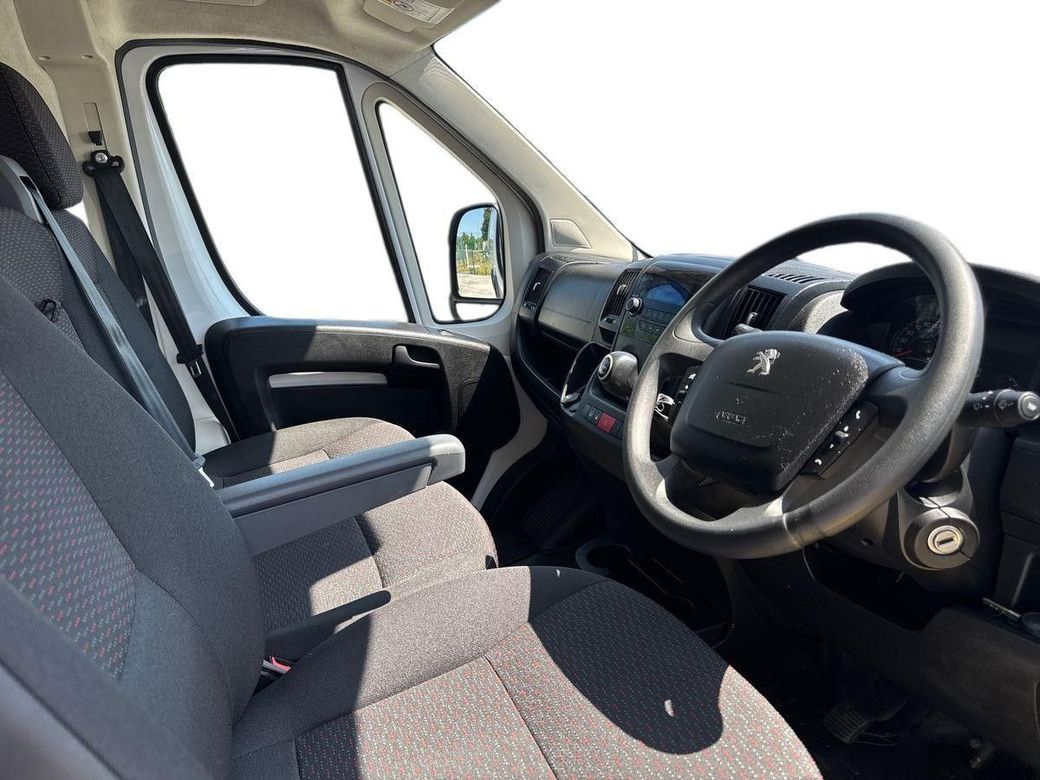 2023 Peugeot Boxer