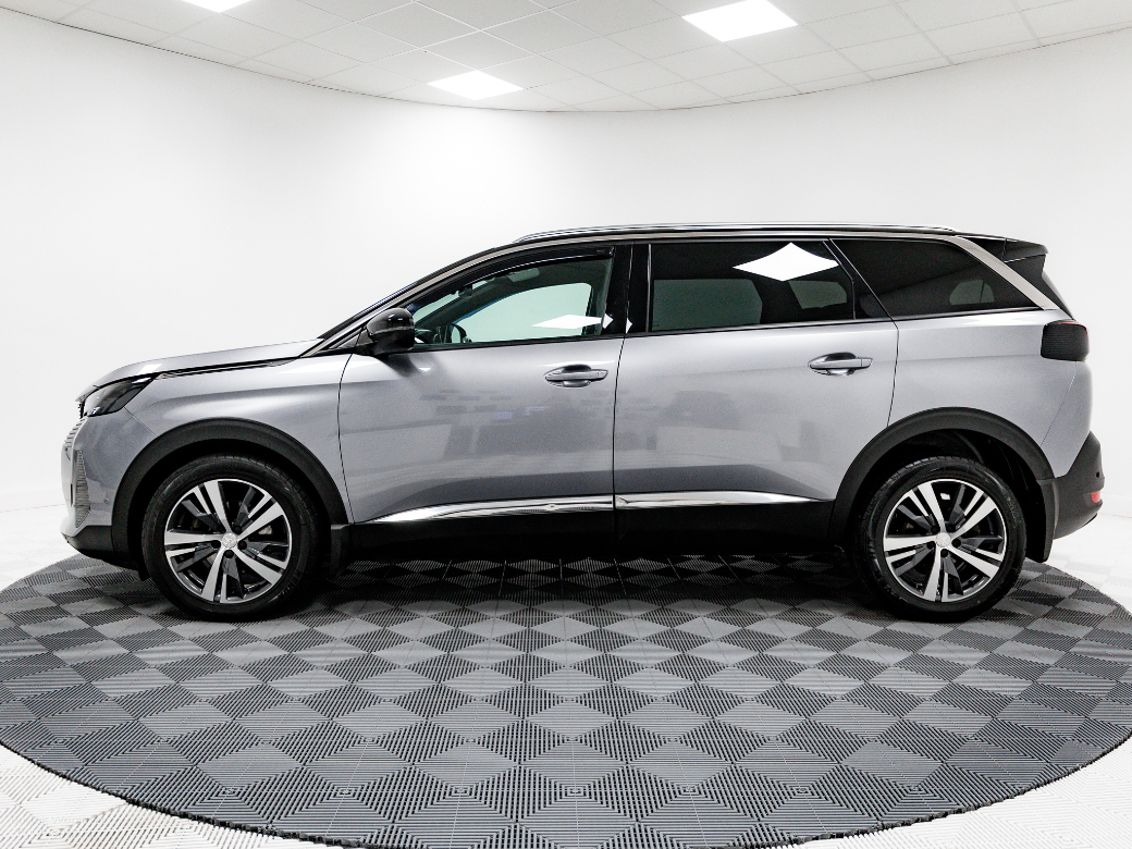 2023 Peugeot 5008
