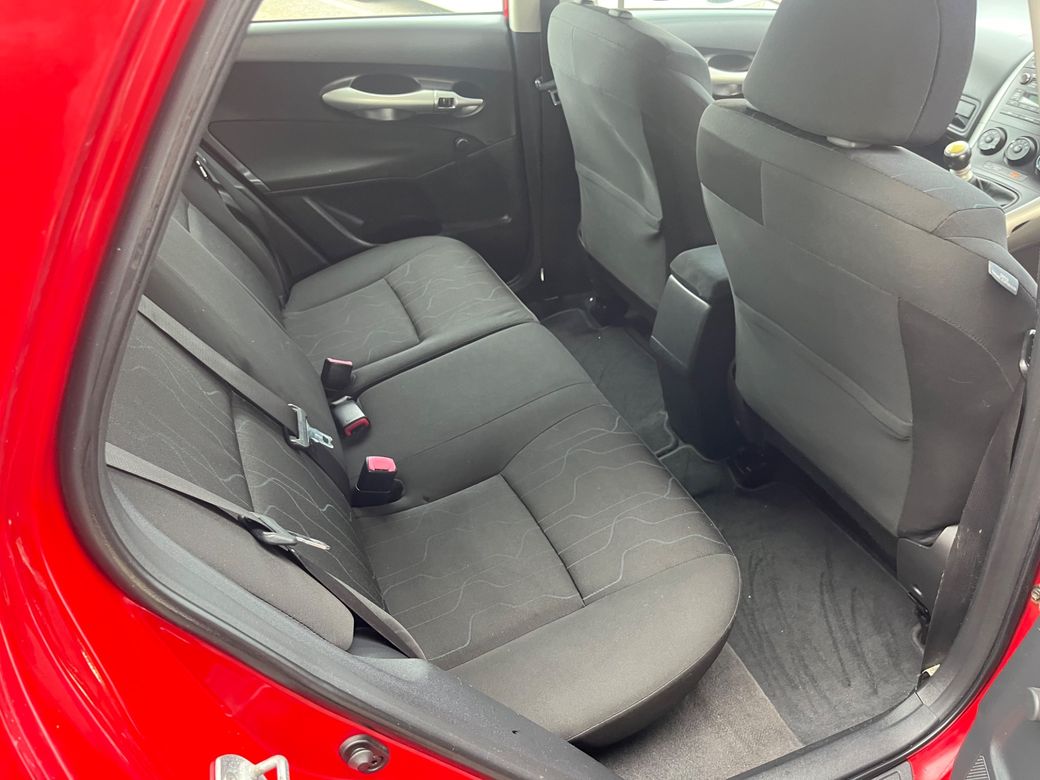 2011 Toyota Auris