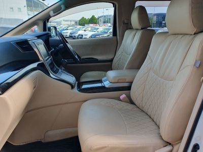2013 Toyota Alphard