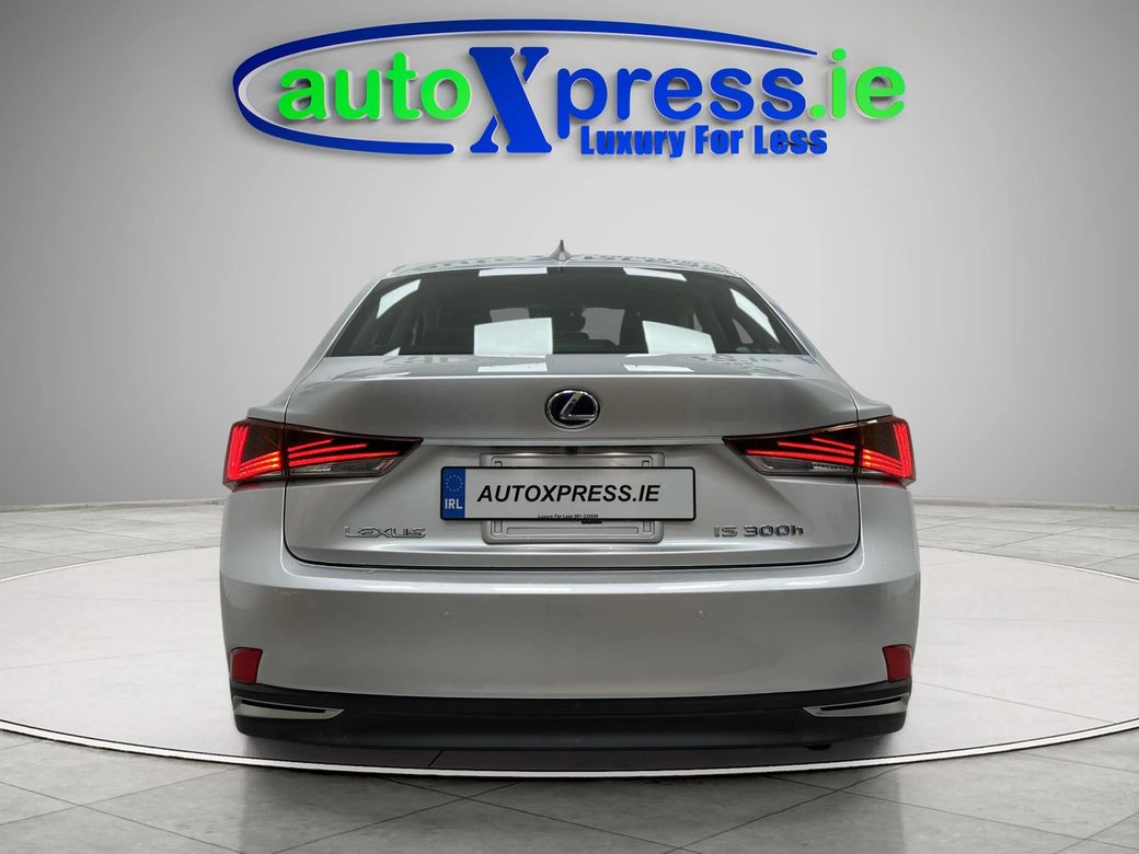 2019 Lexus IS 300h