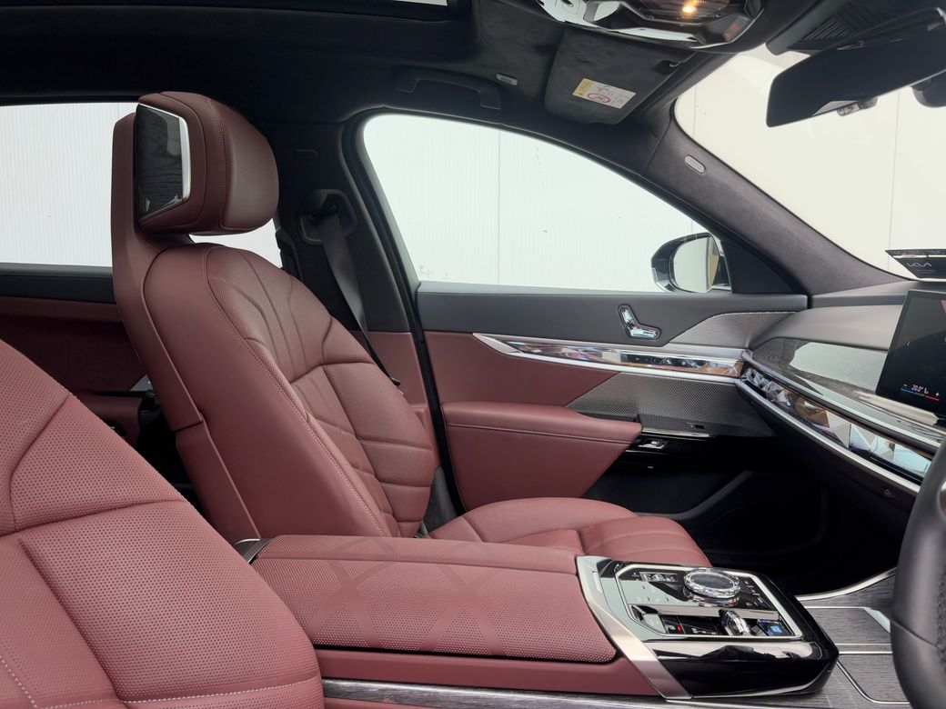2024 BMW i7