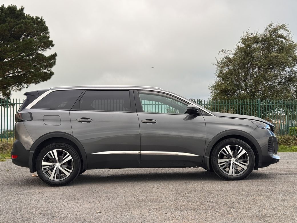 2024 Peugeot 5008