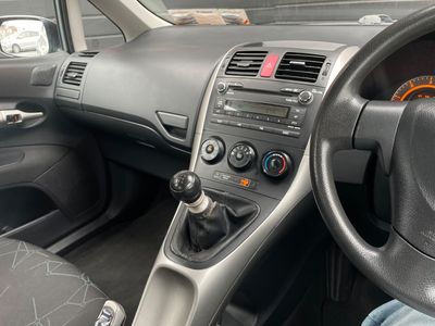 2010 Toyota Auris