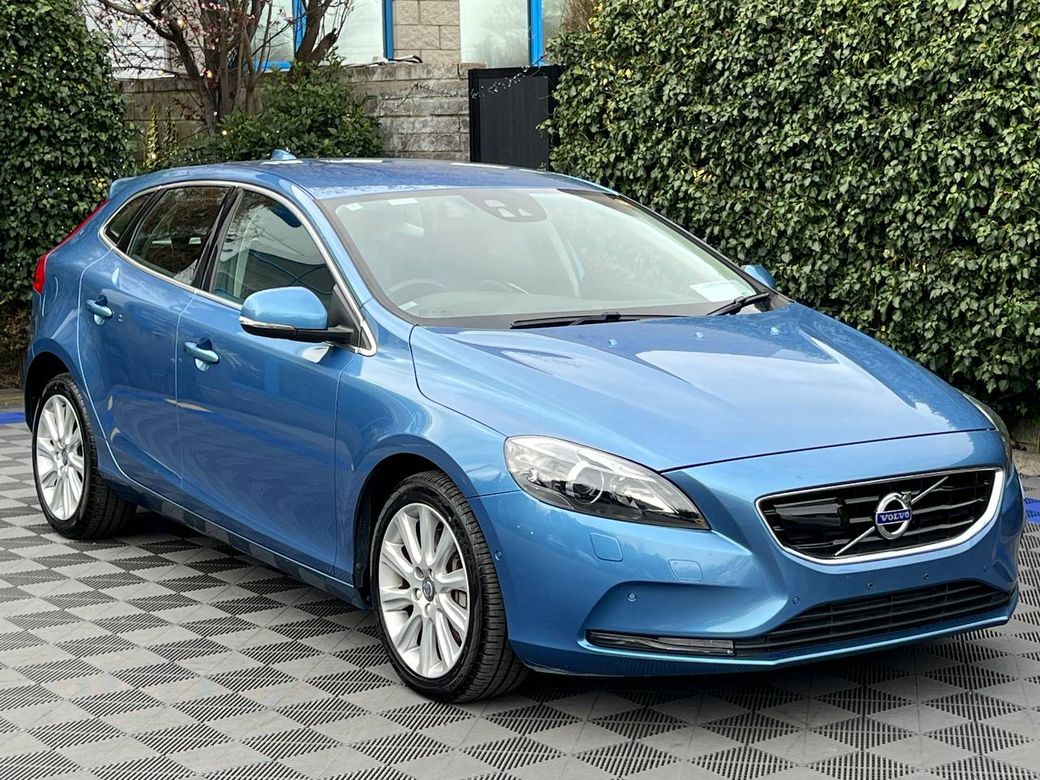 2016 Volvo V40