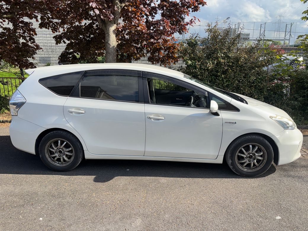 2013 Toyota Prius Alpha