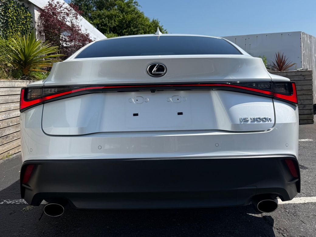 2023 Lexus IS 300h