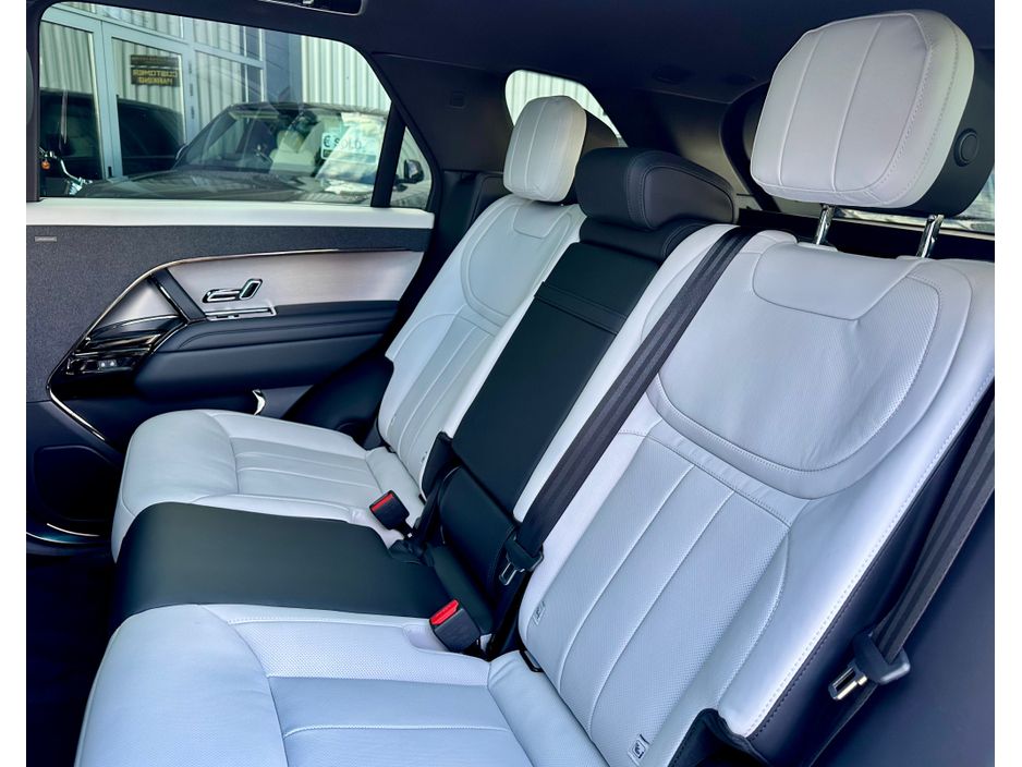 2025 Land Rover Range Rover Sport