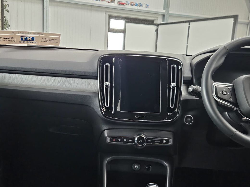 2022 Volvo XC40