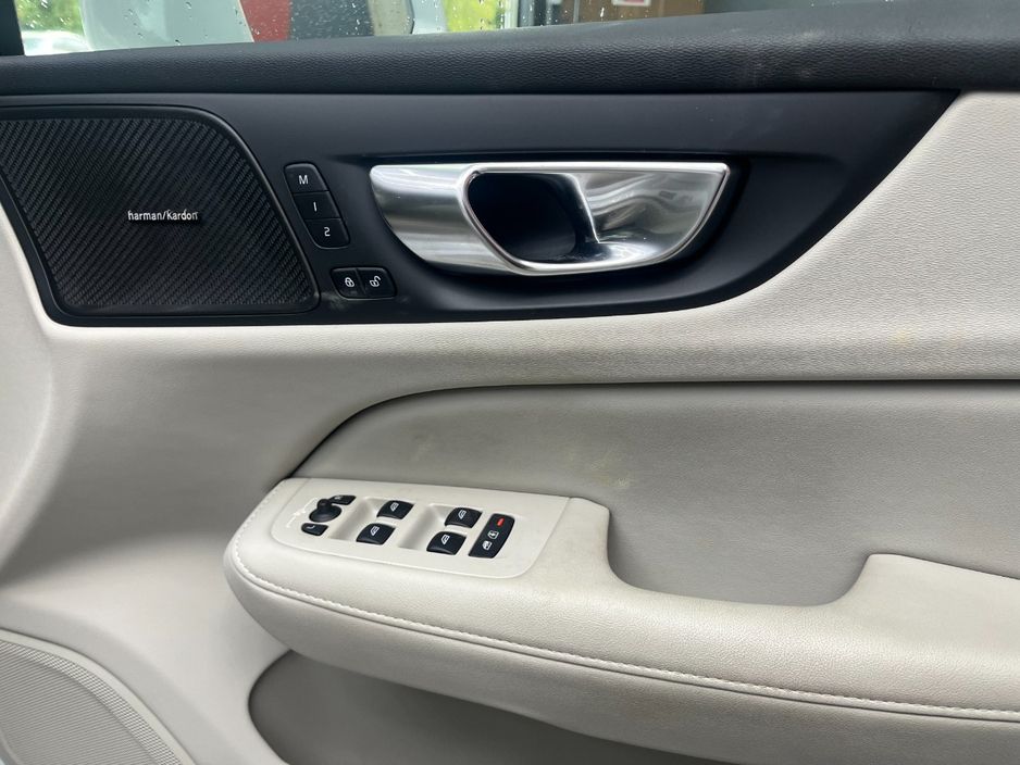 2020 Volvo V60