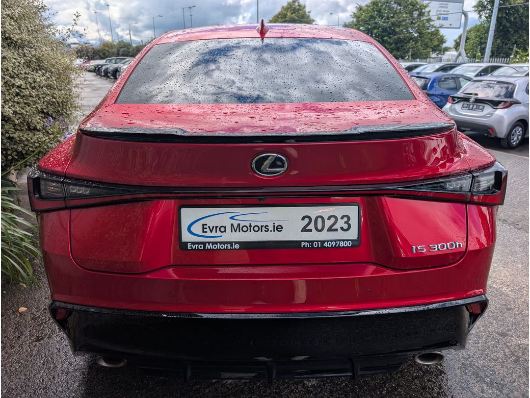 2023 Lexus IS 300h