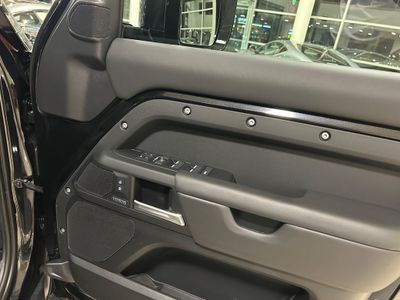 2025 Land Rover Defender