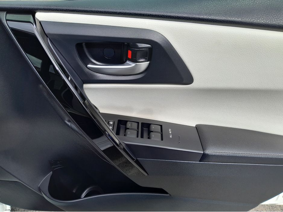 2016 Toyota Auris