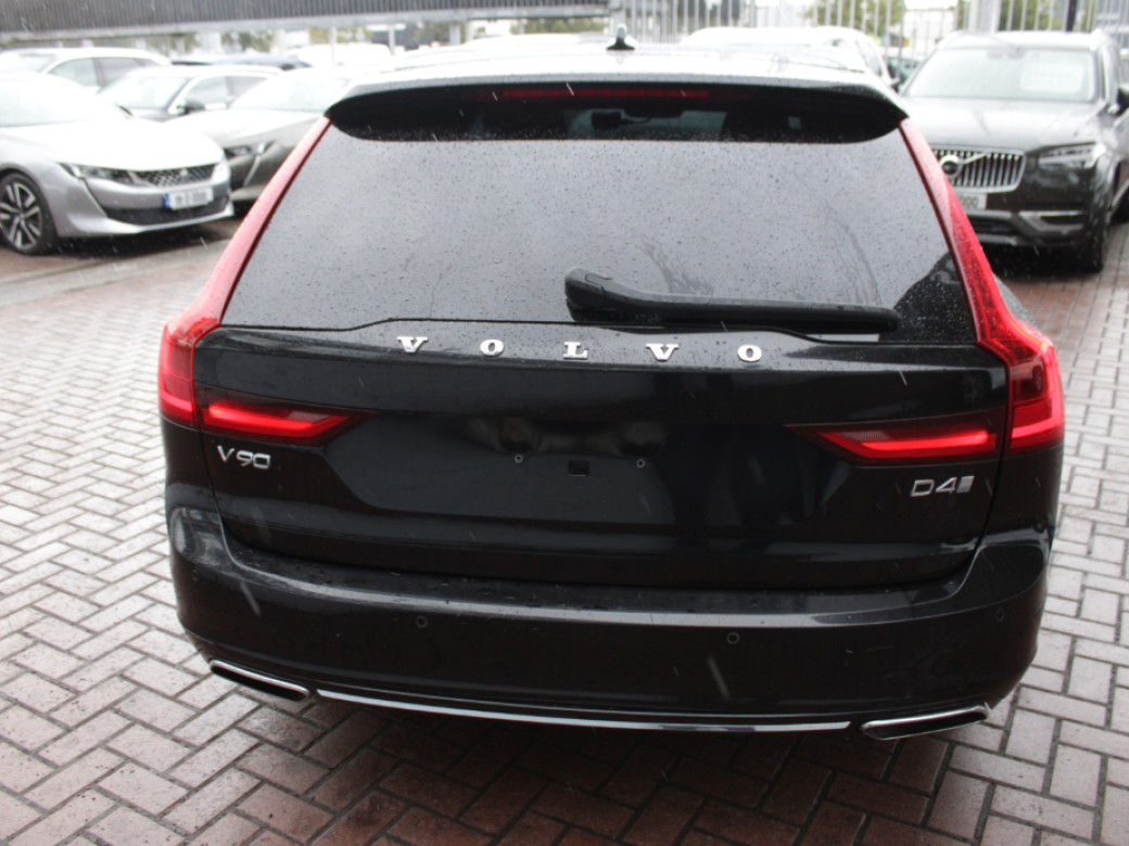 2020 Volvo V90