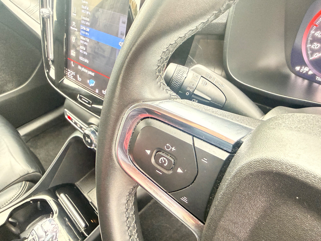 2023 Volvo XC40