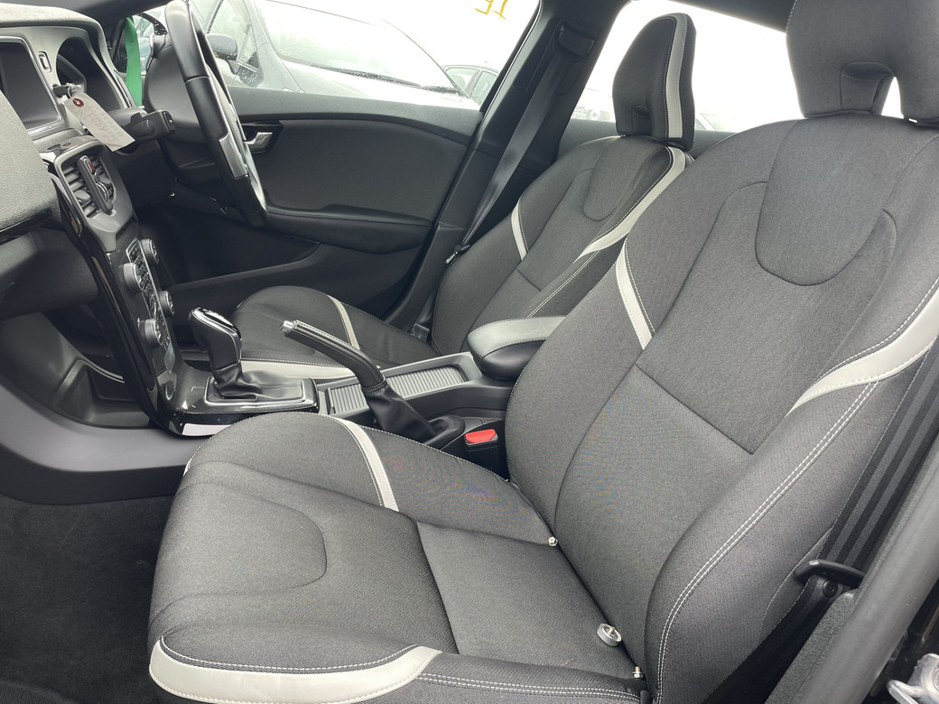2018 Volvo V40